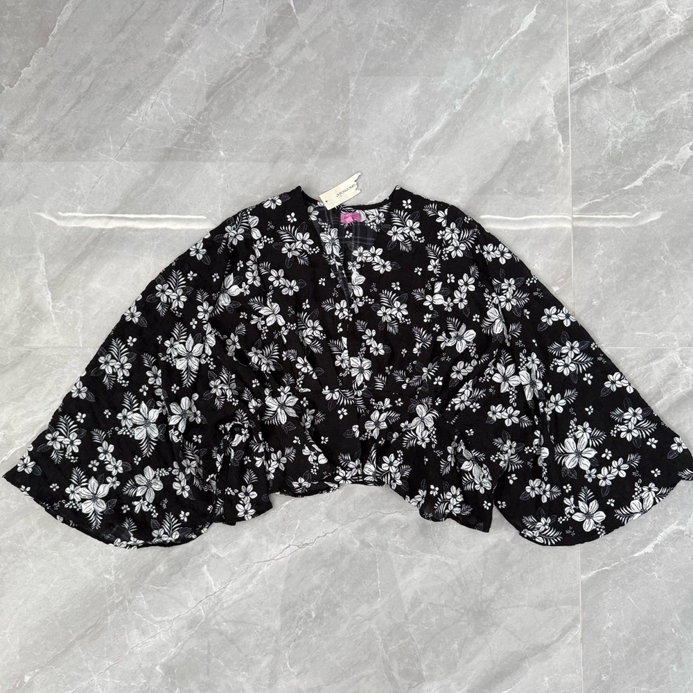 Women’s Francesca’s Miami Gracelin Floral V-Neck Long Sleeve Kimono Top Size M